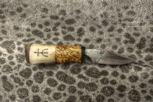 Outdoor and hunting knife